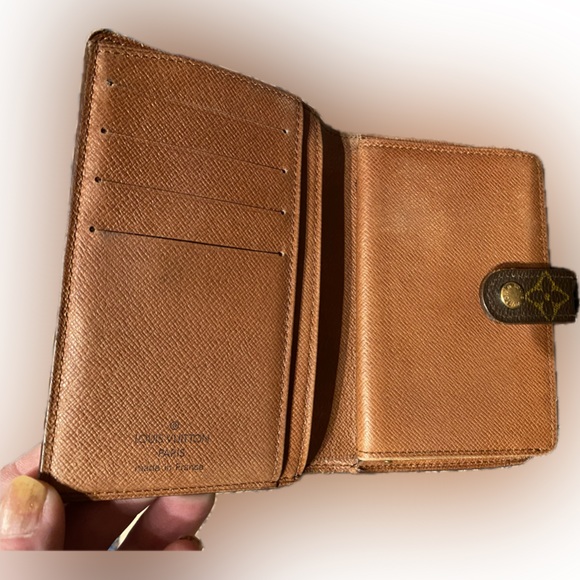 Louis Vuitton Monogram Wallet🔥Excellent Vintage Condition/Light Use🔥BEAUTIFUL! - Picture 11 of 17